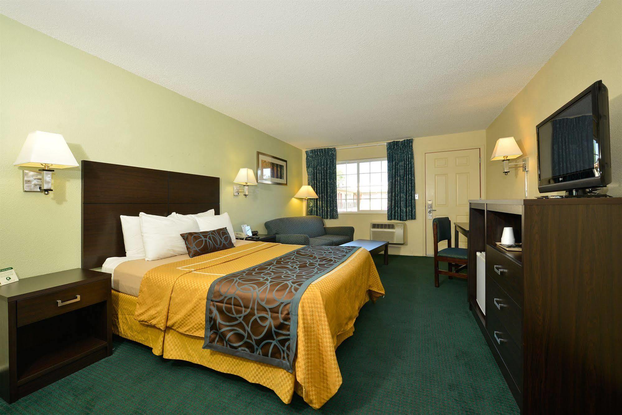Motel And 2*